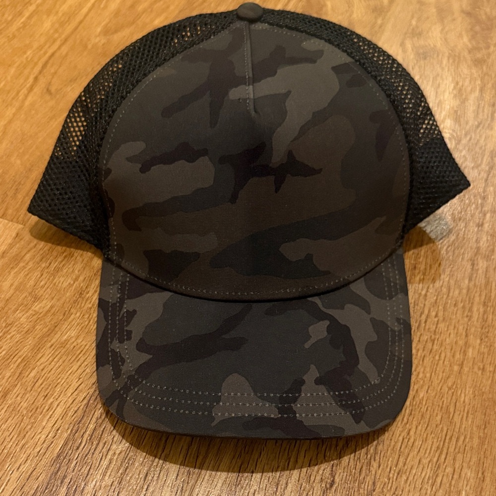 lululemon athletica Camo Trucker Hat Men’s Womens exercise yoga sold out NEW